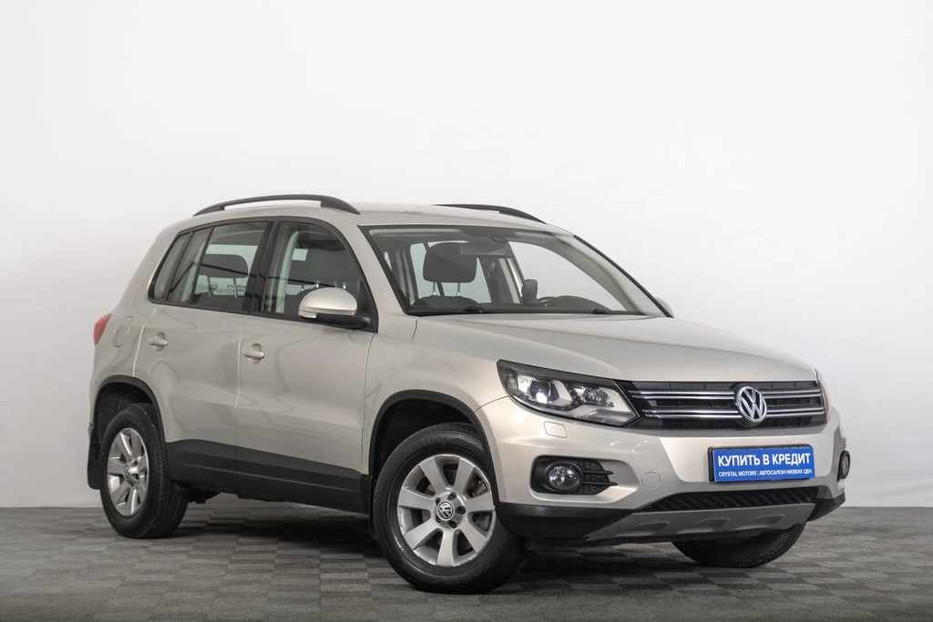 Внедорожник Volkswagen Tiguan 2013 года, 1629000 рублей, Томск