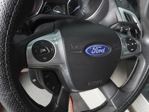 Седан Ford Focus 2012 года, 1050000 рублей, Ростов-на-Дону