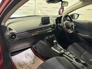 Хетчбэк Mazda Demio 2015 года, 1050000 рублей, Красноярск