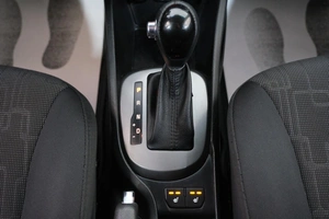 Седан Kia Rio 2014 года, 949000 рублей, Омск