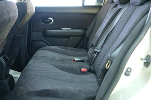 Хетчбэк Nissan Tiida 2012 года, 999000 рублей, Омск