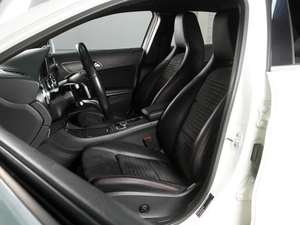 Внедорожник Mercedes-benz GLA-класс 2017 года, 2230000 рублей, Красный Пахарь