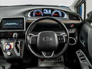 Минивэн Toyota Sienta 2019 года, 1700000 рублей, Красноярск
