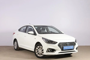 Седан Hyundai Solaris 2019 года, 1699000 рублей, Новосибирск