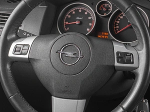 Хетчбэк Opel Astra 2011 года, 469000 рублей, Тюмень