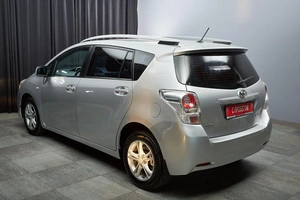 Минивэн Toyota Verso 2010 года, 999000 рублей, Красноярск