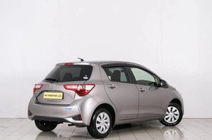 Хетчбэк Toyota Vitz 2018 года, 899000 рублей, Красноярск