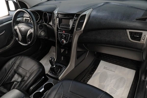 Хетчбэк Hyundai i30 2016 года, 1289000 рублей, Челябинск