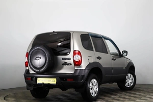 Внедорожник Chevrolet Niva 2015 года, 849000 рублей, Пермь