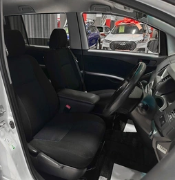 Минивэн Toyota Isis 2014 года, 1290000 рублей, Красноярск