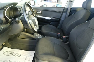 Хетчбэк Kia Rio 2015 года, 1159000 рублей, Омск