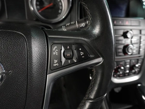 Хетчбэк Opel Astra 2012 года, 999000 рублей, Воронеж