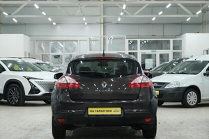 Хетчбэк Renault Megane 2013 года, 729000 рублей, Омск