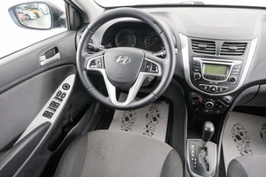 Седан Hyundai Solaris 2013 года, 899000 рублей, Красноярск