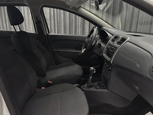 Седан Renault Logan 2020 года, 720000 рублей, Красноярск
