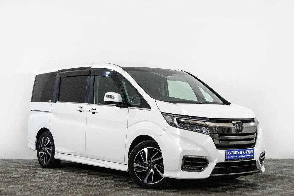 Минивэн Honda Stepwgn 2018 года, 2449000 рублей, Сургут