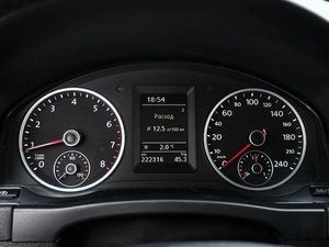 Внедорожник Volkswagen Tiguan 2011 года, 1050000 рублей, Волгоград