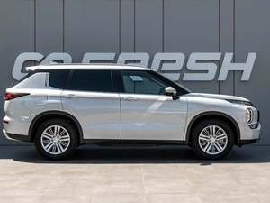 Внедорожник Mitsubishi Outlander 2024 года, 5200000 рублей, Краснодар
