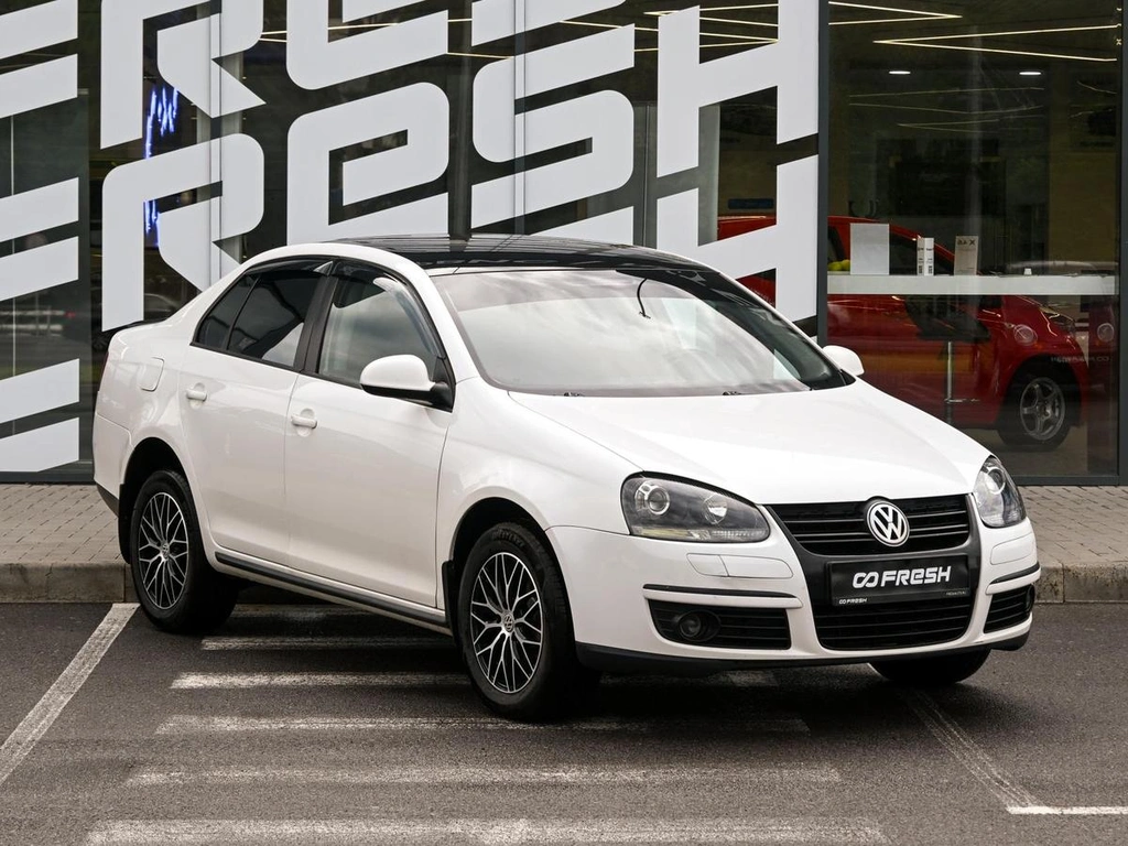 Седан Volkswagen Jetta 2010 года, 679000 рублей, Волгоград