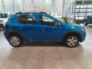 Хэтчбек Renault Sandero 2015 года, 990000 рублей, Орёл
