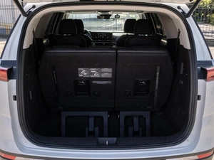 Минивэн Kia Carnival 2021 года, 4099000 рублей, Большой Сочи