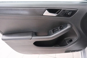 Седан Volkswagen Jetta 2013 года, 979000 рублей, Красноярск