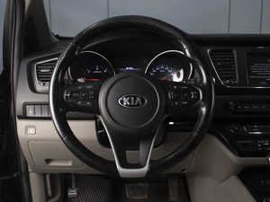 Минивэн Kia Carnival 2018 года, 2300000 рублей, Омск