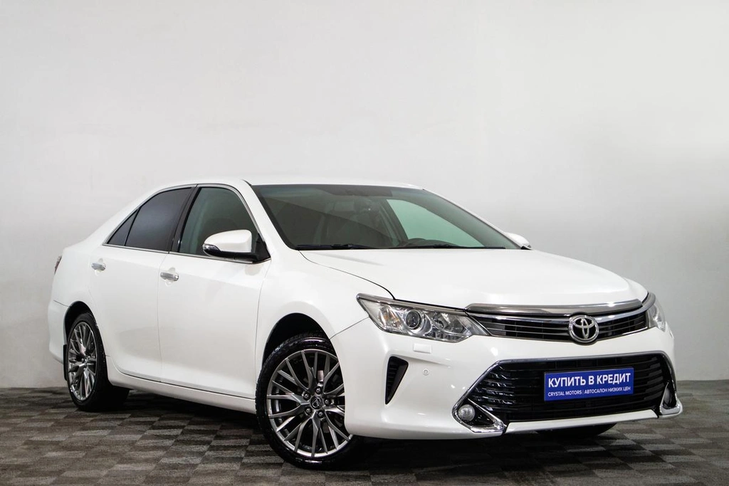 Седан Toyota Camry 2015 года, 2159000 рублей, Сургут