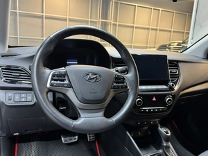 Седан Hyundai Solaris 2021 года, 1327000 рублей, Красноярск