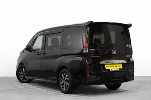 Минивэн Honda Stepwgn 2017 года, 1999000 рублей, Барнаул