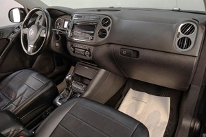 Внедорожник Volkswagen Tiguan 2012 года, 1259000 рублей, Челябинск