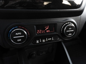 Седан Kia Rio 2012 года, 899000 рублей, Саратов