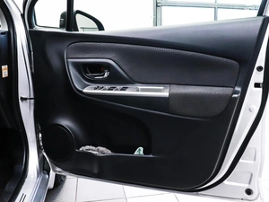 Хетчбэк Toyota Vitz 2015 года, 980000 рублей, Красноярск