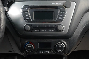 Седан Kia Rio 2014 года, 899000 рублей, Тюмень