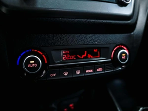 Седан Kia Rio 2016 года, 1090000 рублей, Красноярск