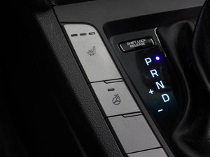 Седан Hyundai Elantra 2018 года, 1462000 рублей, Воронеж