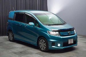 Минивэн Honda Freed 2012 года, 999000 рублей, Красноярск