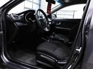 Седан Kia Rio 2015 года, 790000 рублей, Красноярск