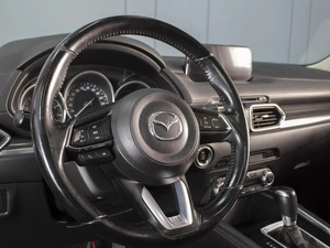 Внедорожник Mazda CX-5 2018 года, 2700000 рублей, Омск