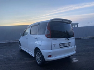 Минивэн Toyota Funcargo 2001 года, 427000 рублей, Красноярск