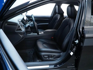 Седан Toyota Camry 2021 года, 2988888 рублей, Москва