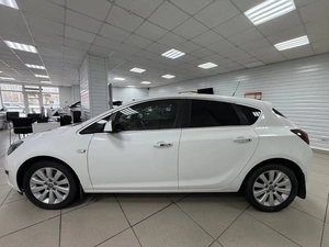 Хетчбэк Opel Astra 2012 года, 695000 рублей, Ачинск
