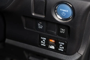 Минивэн Toyota Esquire 2015 года, 2199000 рублей, Новосибирск