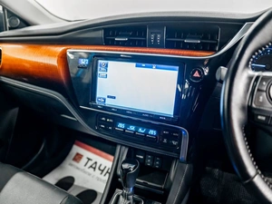 Хетчбэк Toyota Auris 2015 года, 1350000 рублей, Красноярск