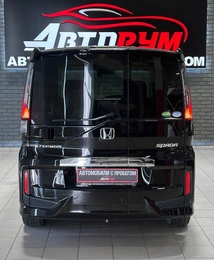 Минивэн Honda Stepwgn Spada 2017 года, 1897000 рублей, Красноярск