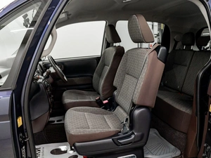 Минивэн Toyota Spade 2012 года, 1000000 рублей, Красноярск