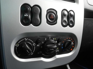 Седан Renault Logan 2012 года, 599000 рублей, Воронеж