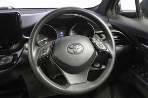 Внедорожник Toyota C-HR 2019 года, 2109000 рублей, Новосибирск