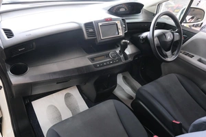 Минивэн Honda Freed 2009 года, 1169000 рублей, Омск