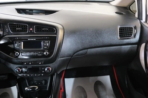 Хетчбэк Kia Ceed 2012 года, 969000 рублей, Омск